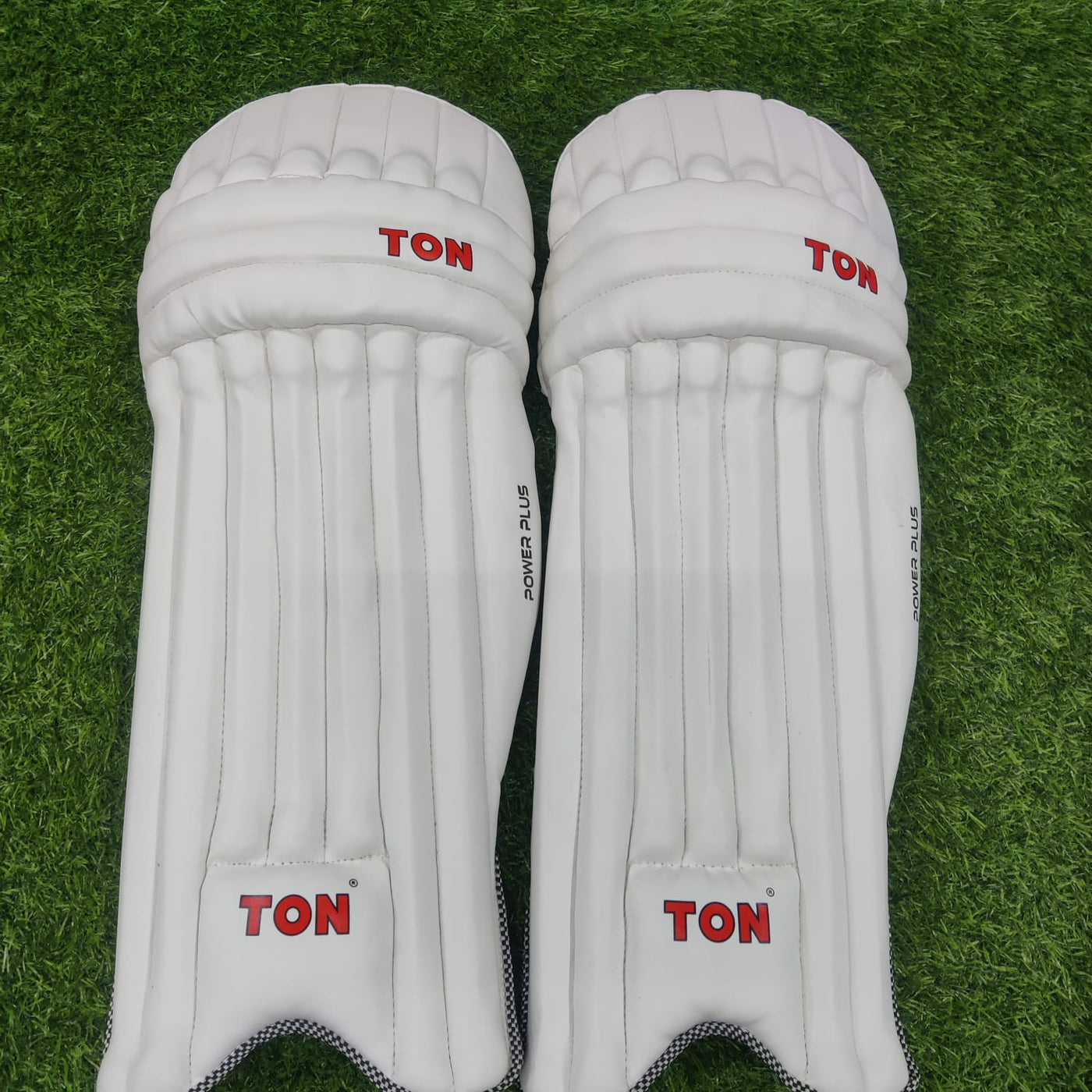 SS TON POWER PLUS MEN'S RH BATTING LEGGUARD (WHITE)